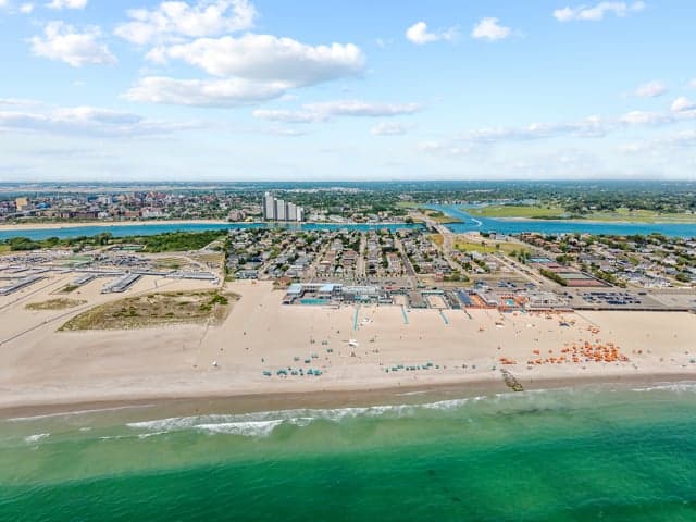 2045 Ocean Blvd — cinematic listing tour